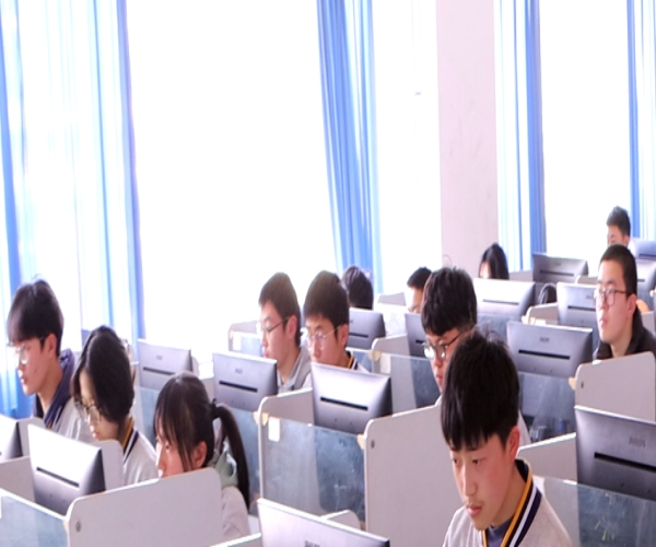 濟南應(yīng)用技術(shù)職業(yè)中等專業(yè)學(xué)校軟件與信息服務(wù)專業(yè) 聚焦技術(shù)開發(fā)與銷售，培育復(fù)合型IT人才